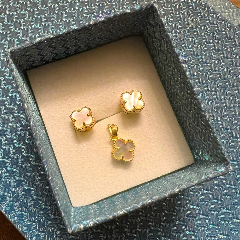 REAL 18k SOLID GOLD earring/pendant set